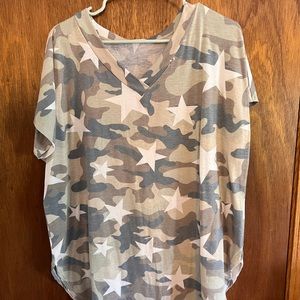 Short sleeve Camo star shirt